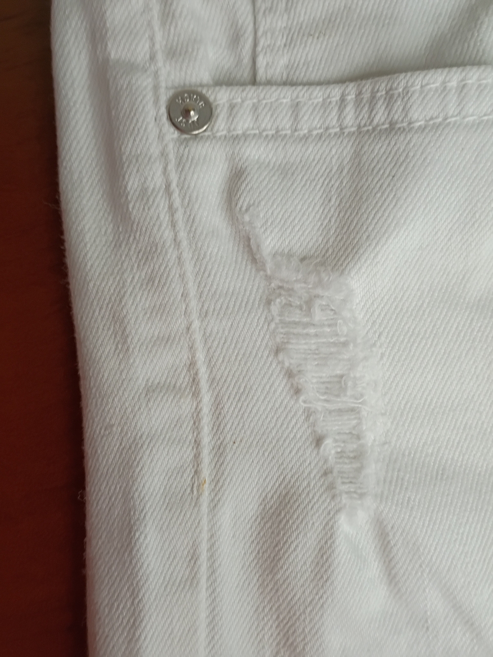 Just Black Women's White Denim Shorts - Picture 2 of 13